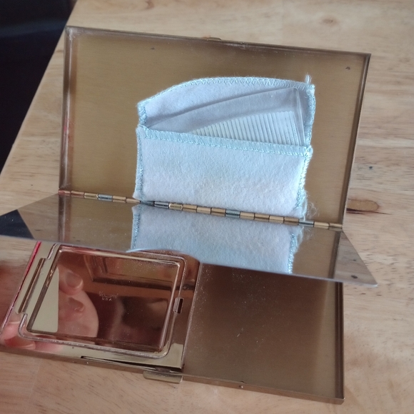 Volupte Horse&Carriage compact carryall. Your Purchase Supports Wildlife Rescue! - Picture 5 of 7